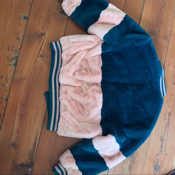 Shaci Faux Fur Color-block Jacket - Picture 5 of 6